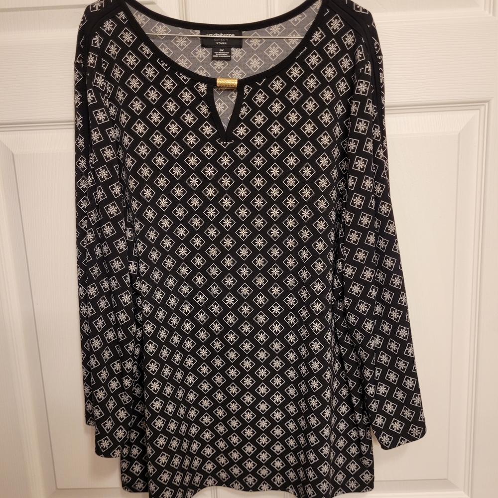 Liz Claiborne Geometric Black and White Top Sz. OX